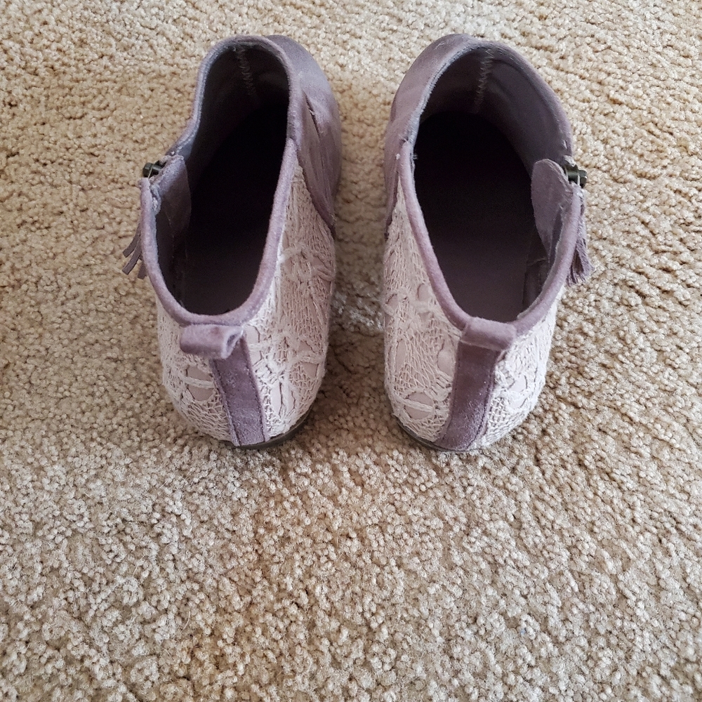 Boots - Picture 3 of 5